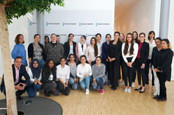 Gruppenbild mit Studentinnen