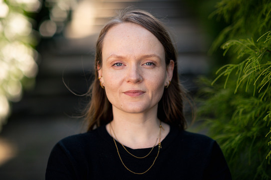 Portraitfoto von Elisabeth Brenker.