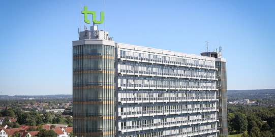 Luftaufnahme des Mathetowers