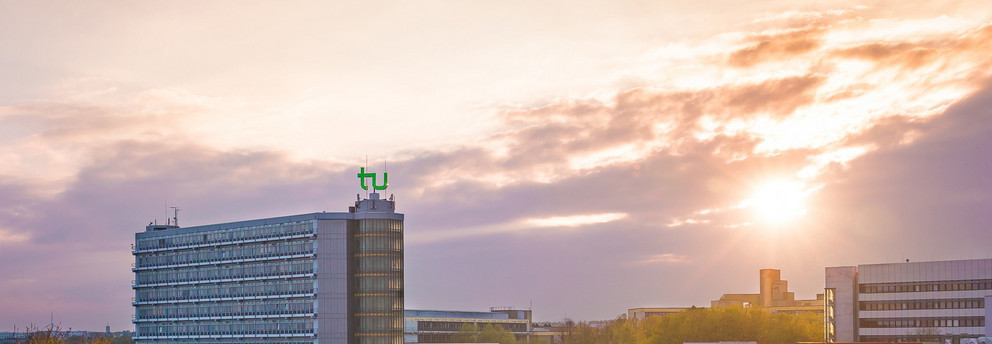 Mensa und Mathetower im Sonnenuntergang Mensa und Mathetower im Sonnenuntergang